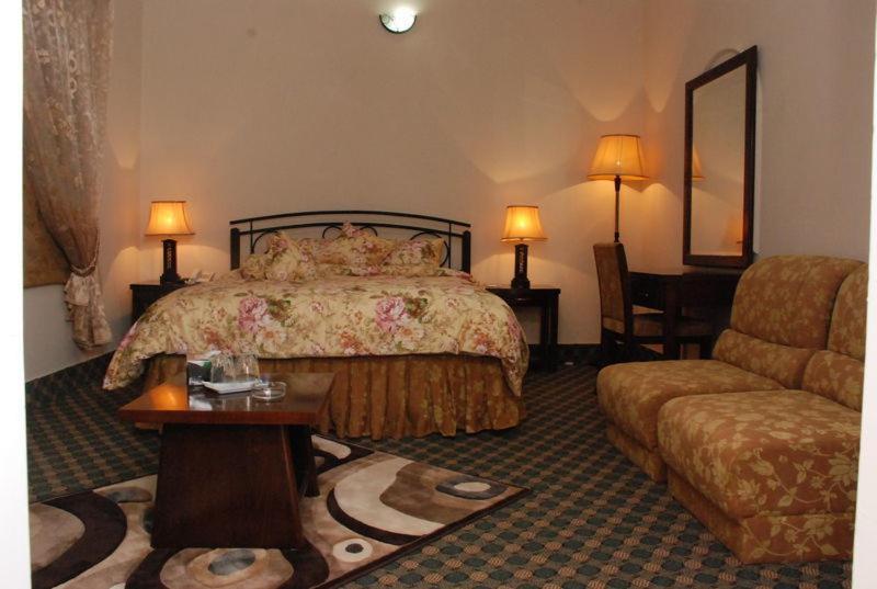 Savoy Inn Guest House Islamabad Exterior photo